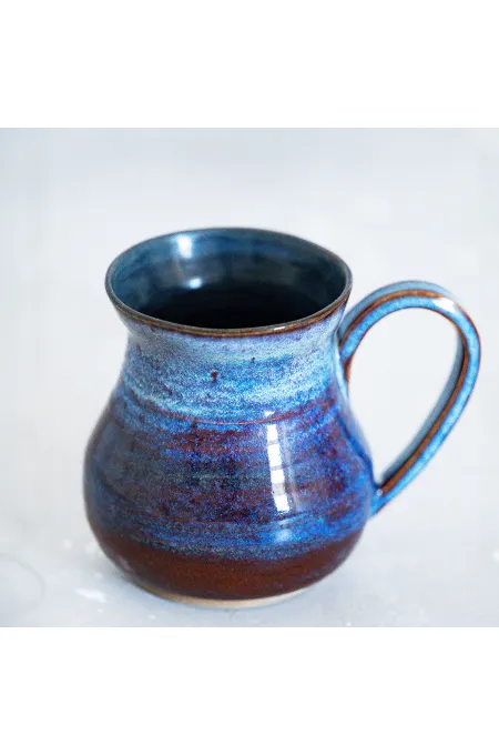 Kubek w kształcie dzbanuszka