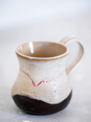Ceramiczny kubek - beżowy obły