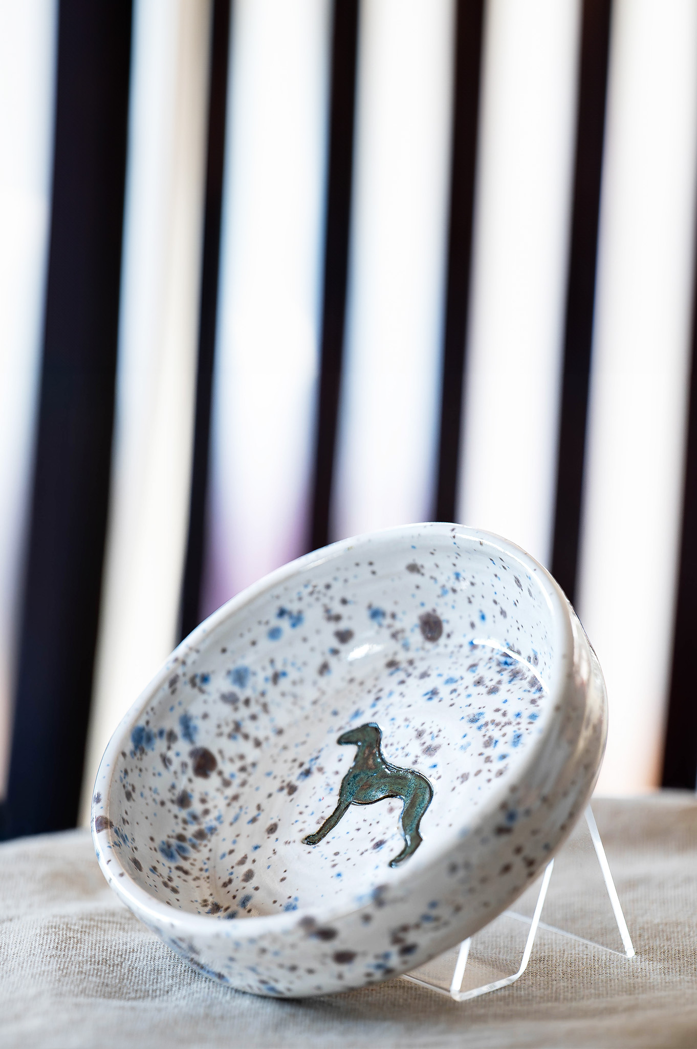 Ceramiczna miska dla psa z chartem - mała - obrazek 2