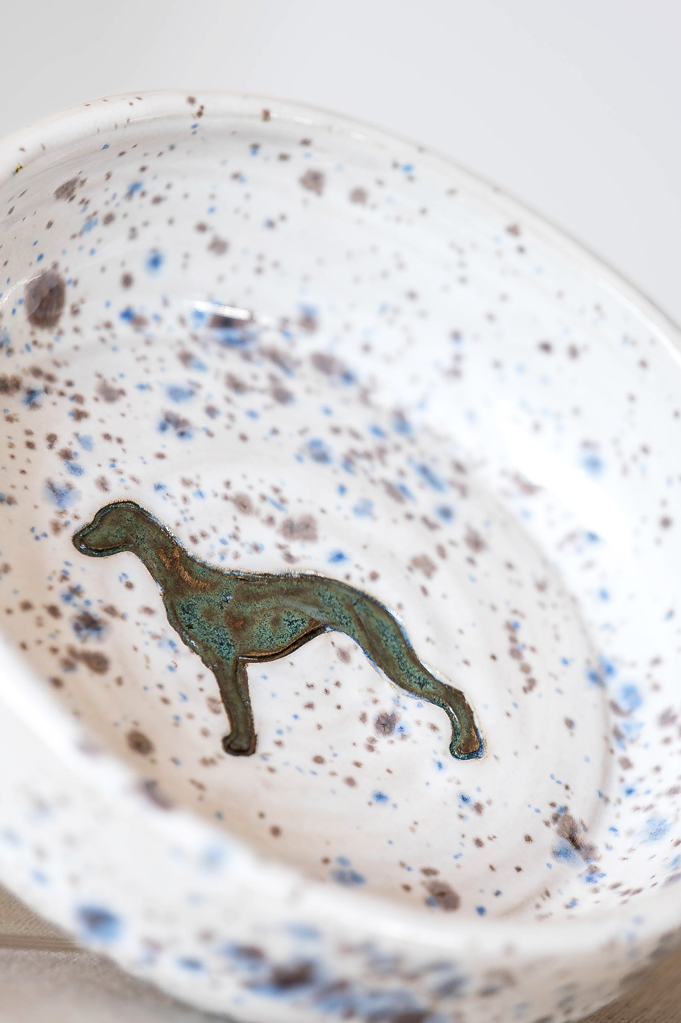 Ceramiczna miska dla psa z chartem - mała - obrazek 3